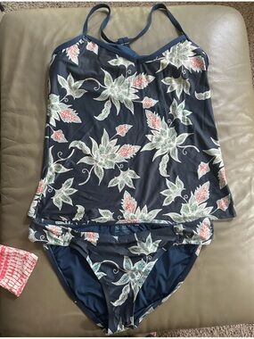Carve Designs 3-Piece Swim Set – Women’s Size Large – Preowned